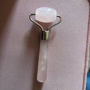 SEPHORA COLLECTION Mini Rose Quartz Facial Roller